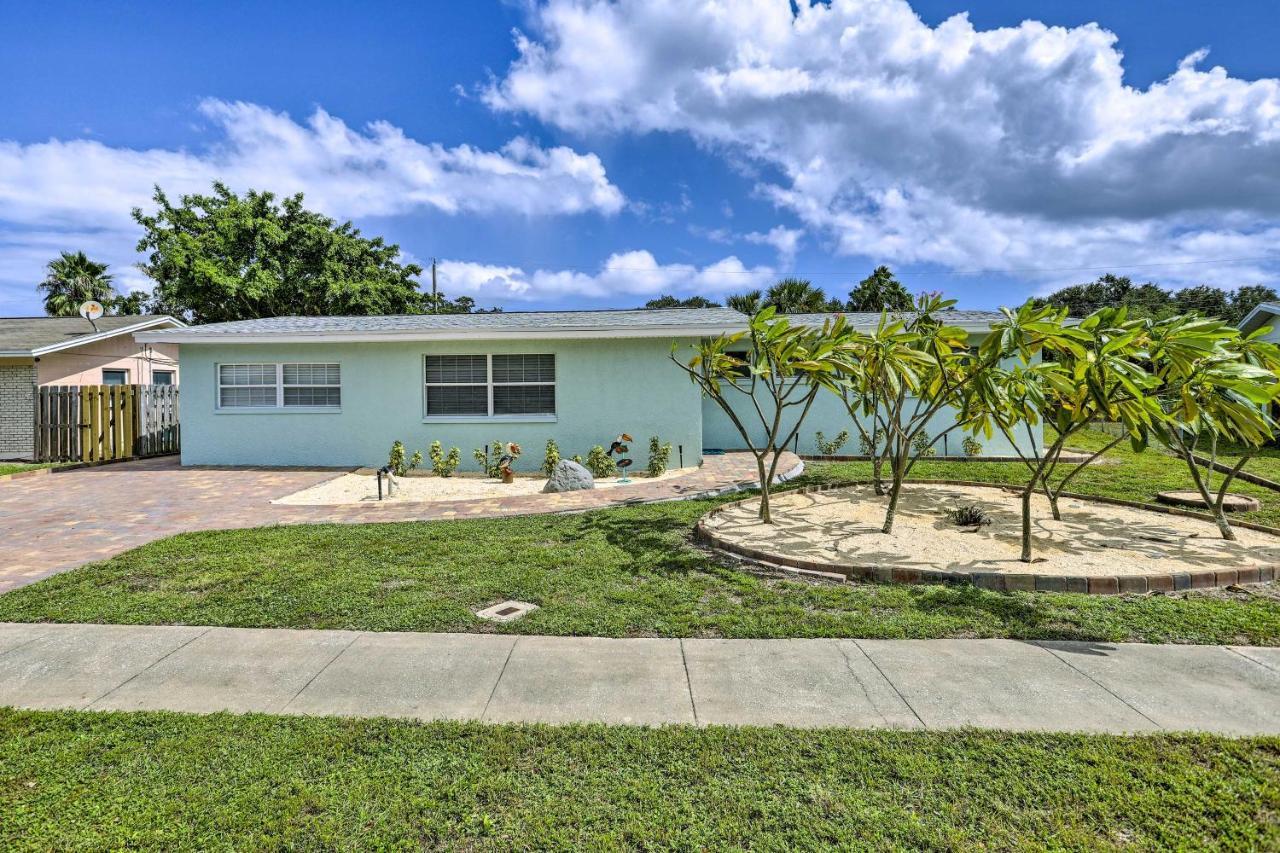 Merritt Island Home Fire Pit And Canal Access! Exterior photo